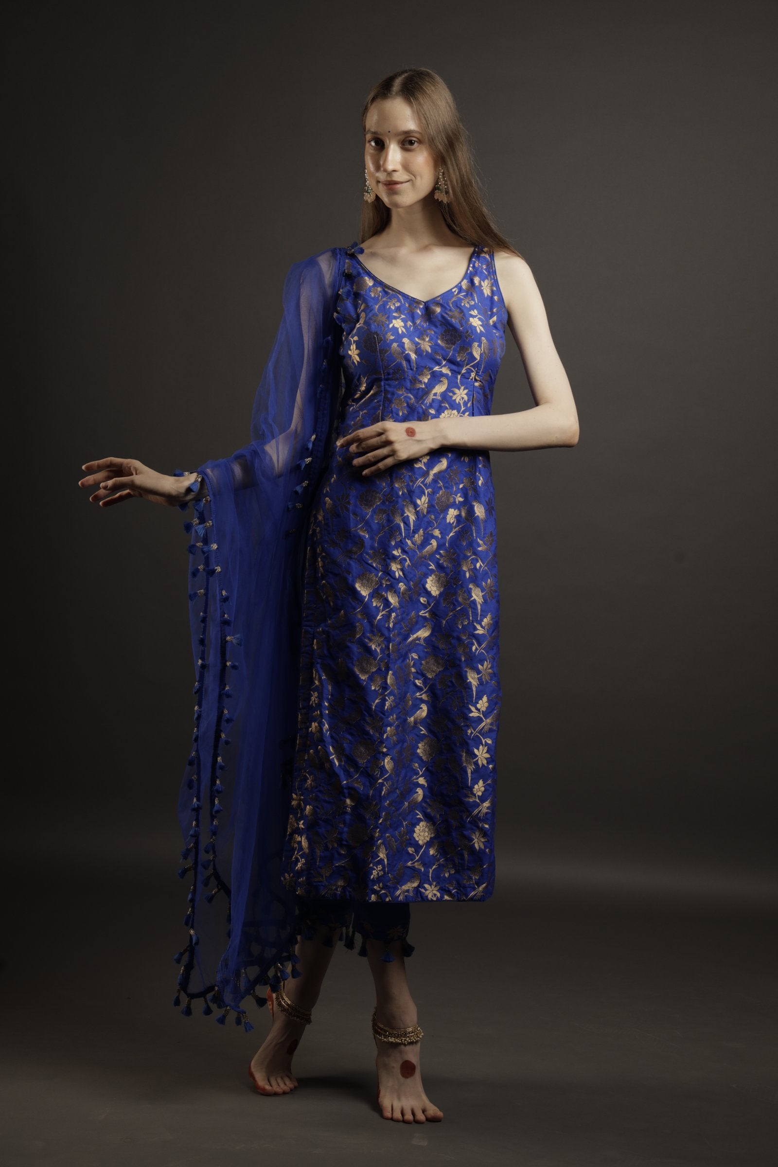 Namratha Juani Long Sleeveless Kurti, Electric blue